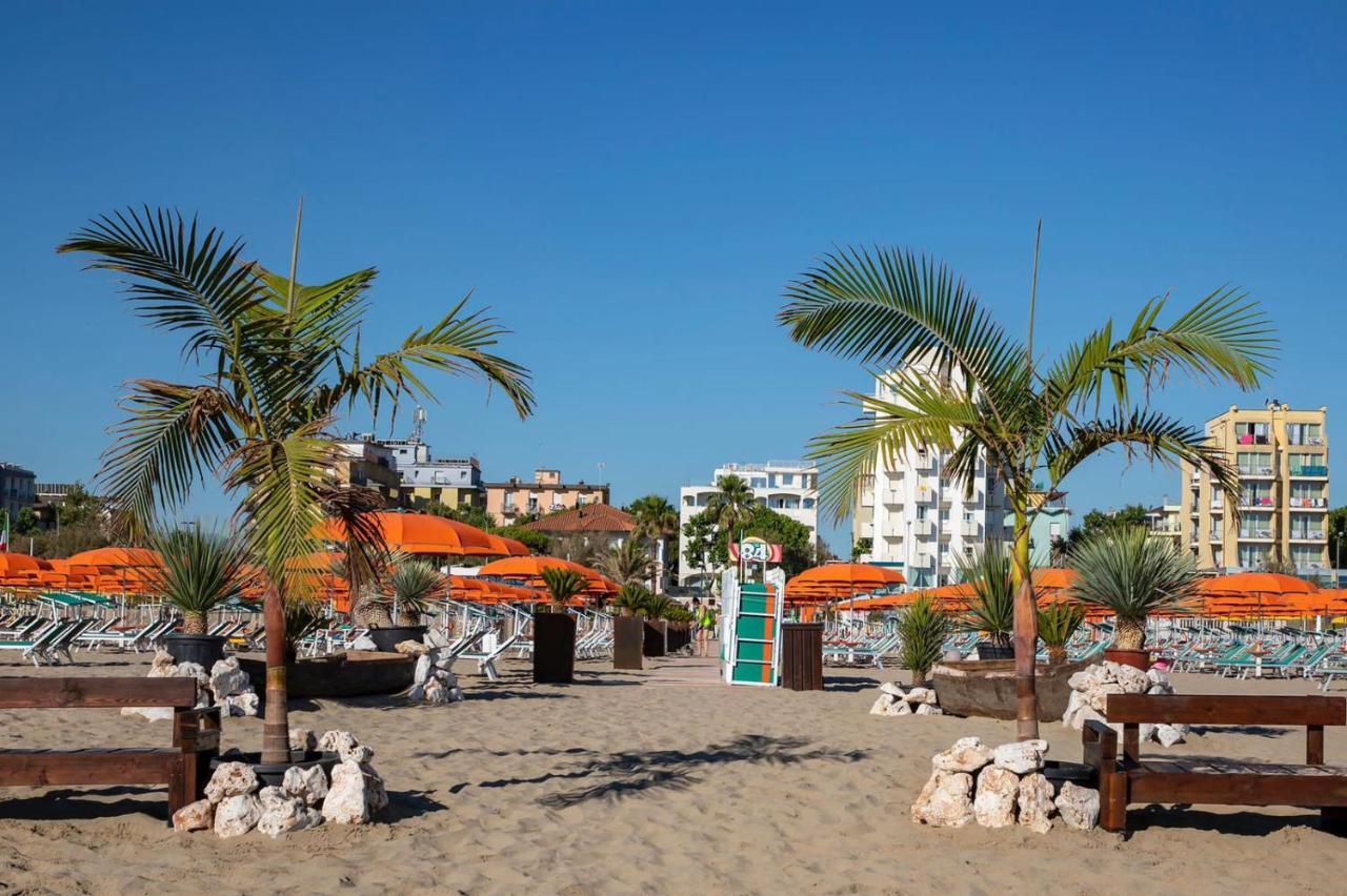 Hotel Berenice Rimini Exterior photo