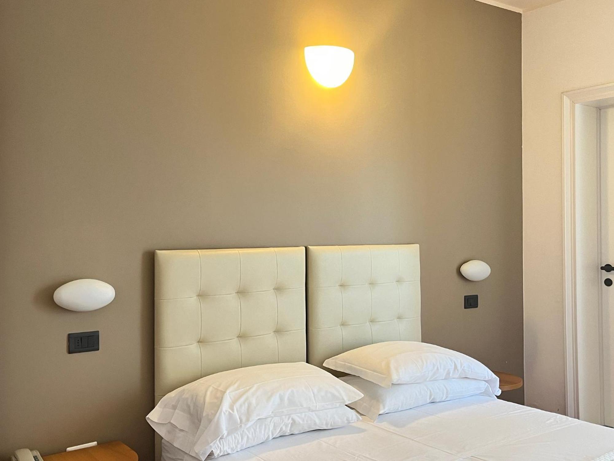 Hotel Berenice Rimini Exterior photo