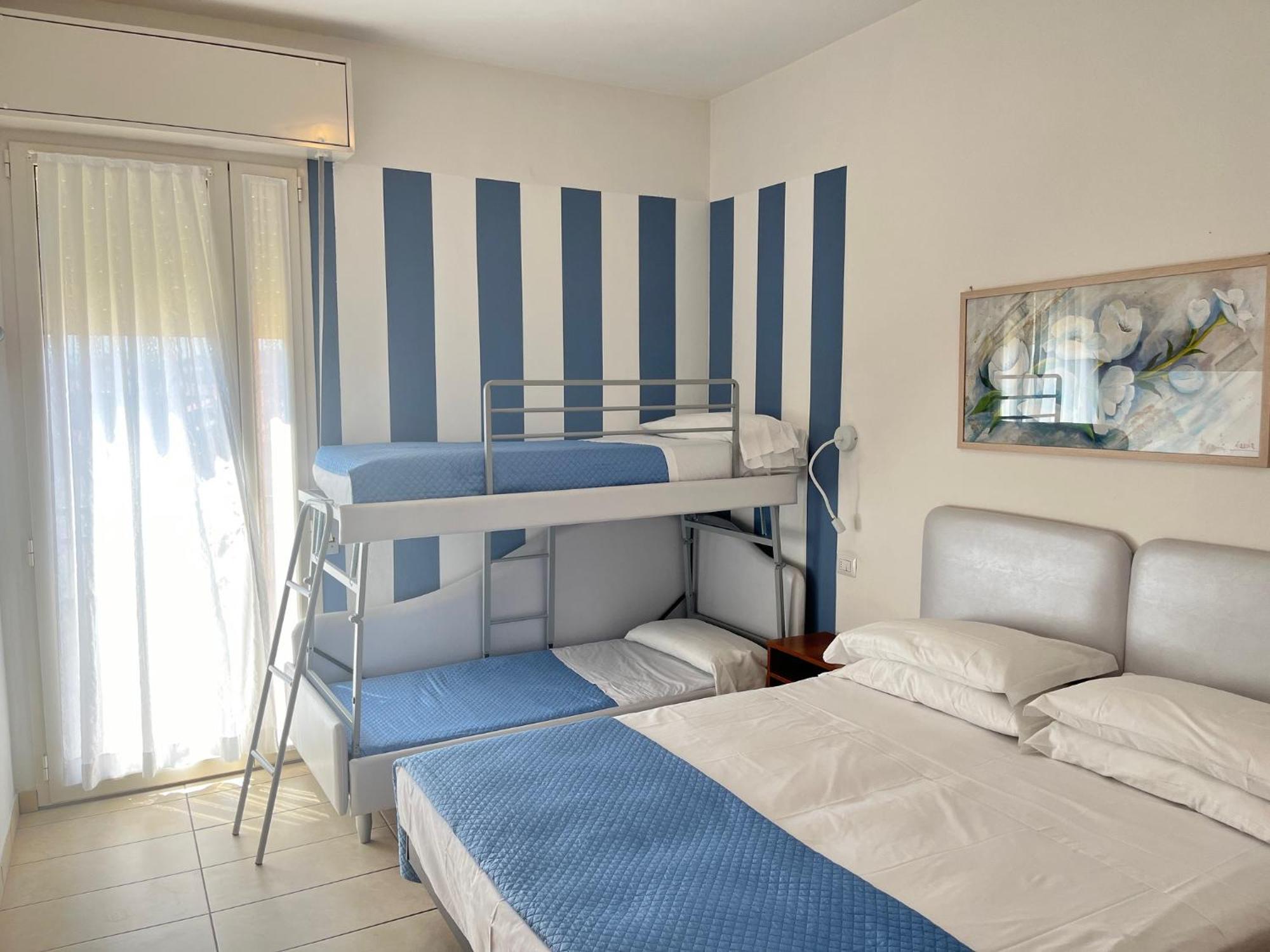 Hotel Berenice Rimini Exterior photo