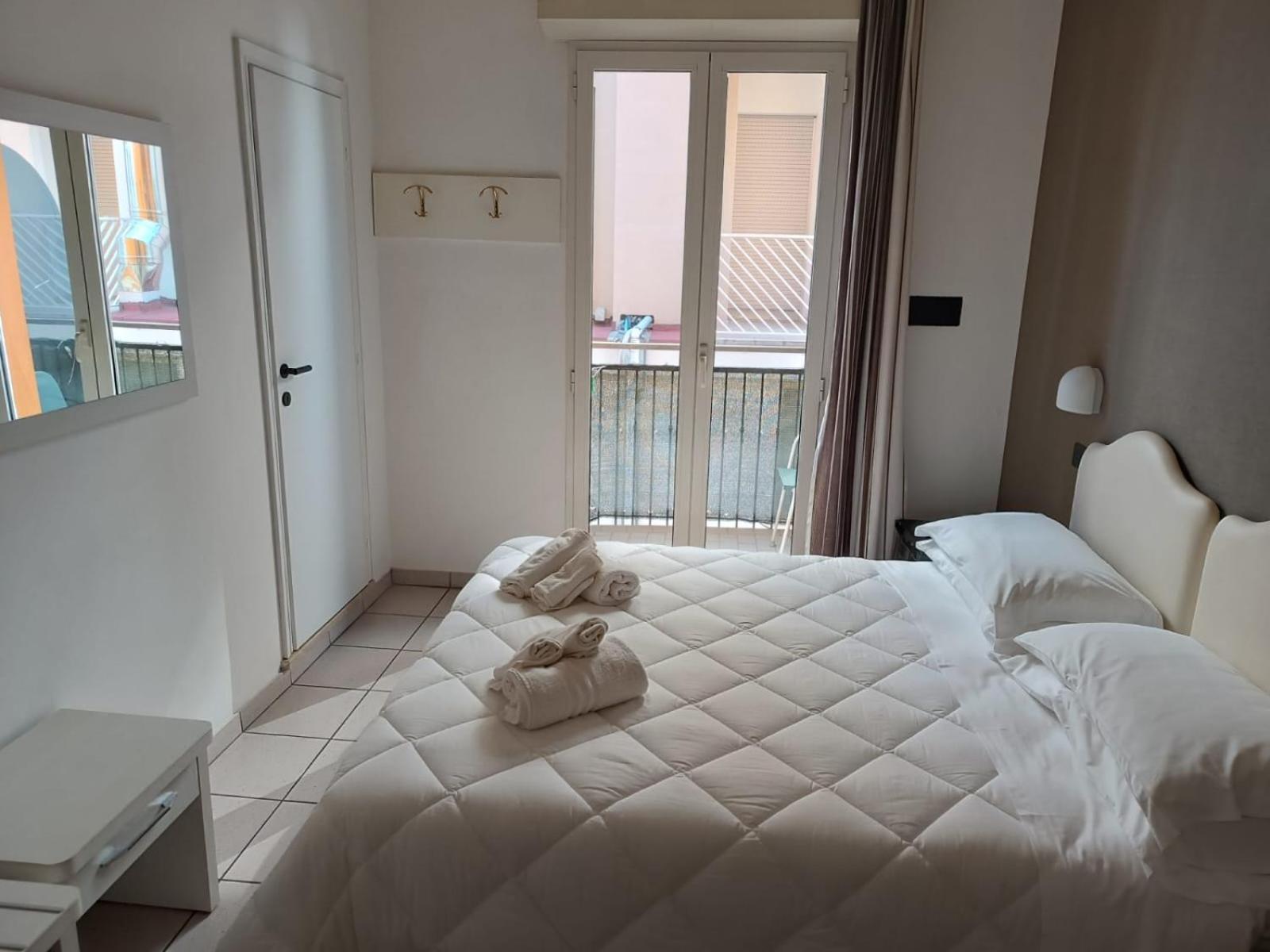 Hotel Berenice Rimini Exterior photo