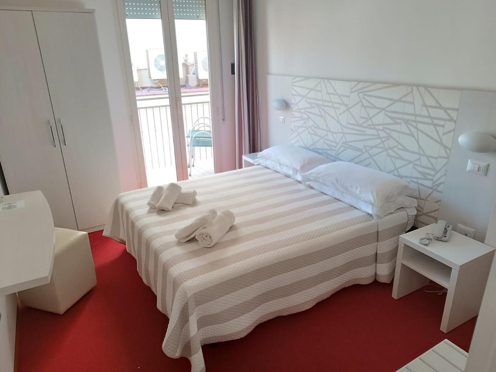 Hotel Berenice Rimini Exterior photo