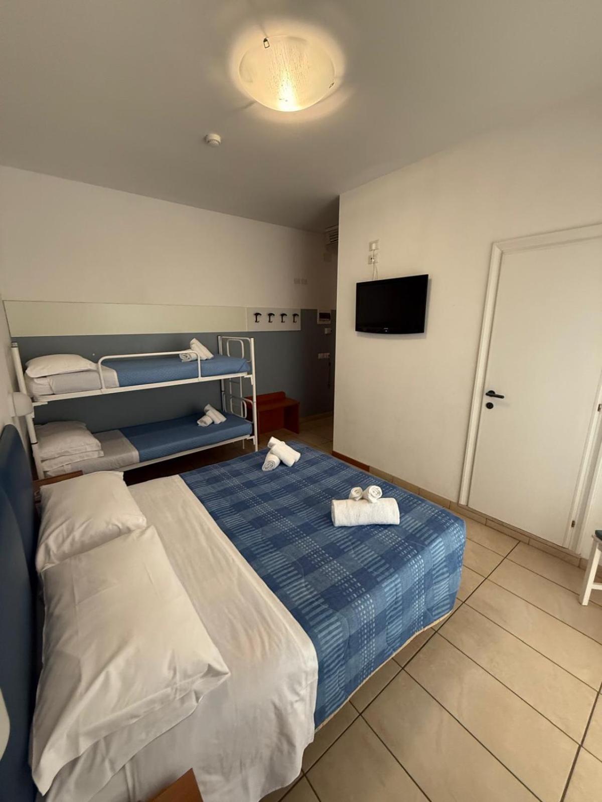 Hotel Berenice Rimini Exterior photo